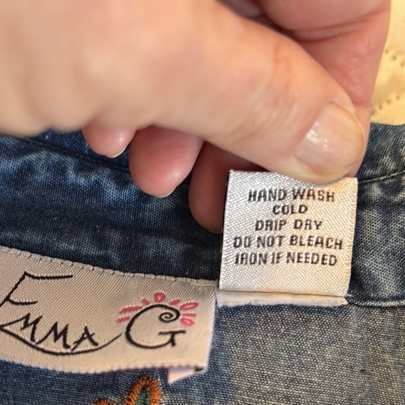 Emma G Embroidered Denim Button-Up Shirt with Skirttail Back Hemline Size Lg - Picture 9 of 9